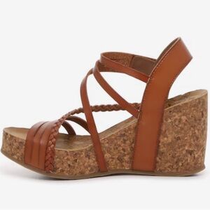 Blowfish wedges color brown size 8